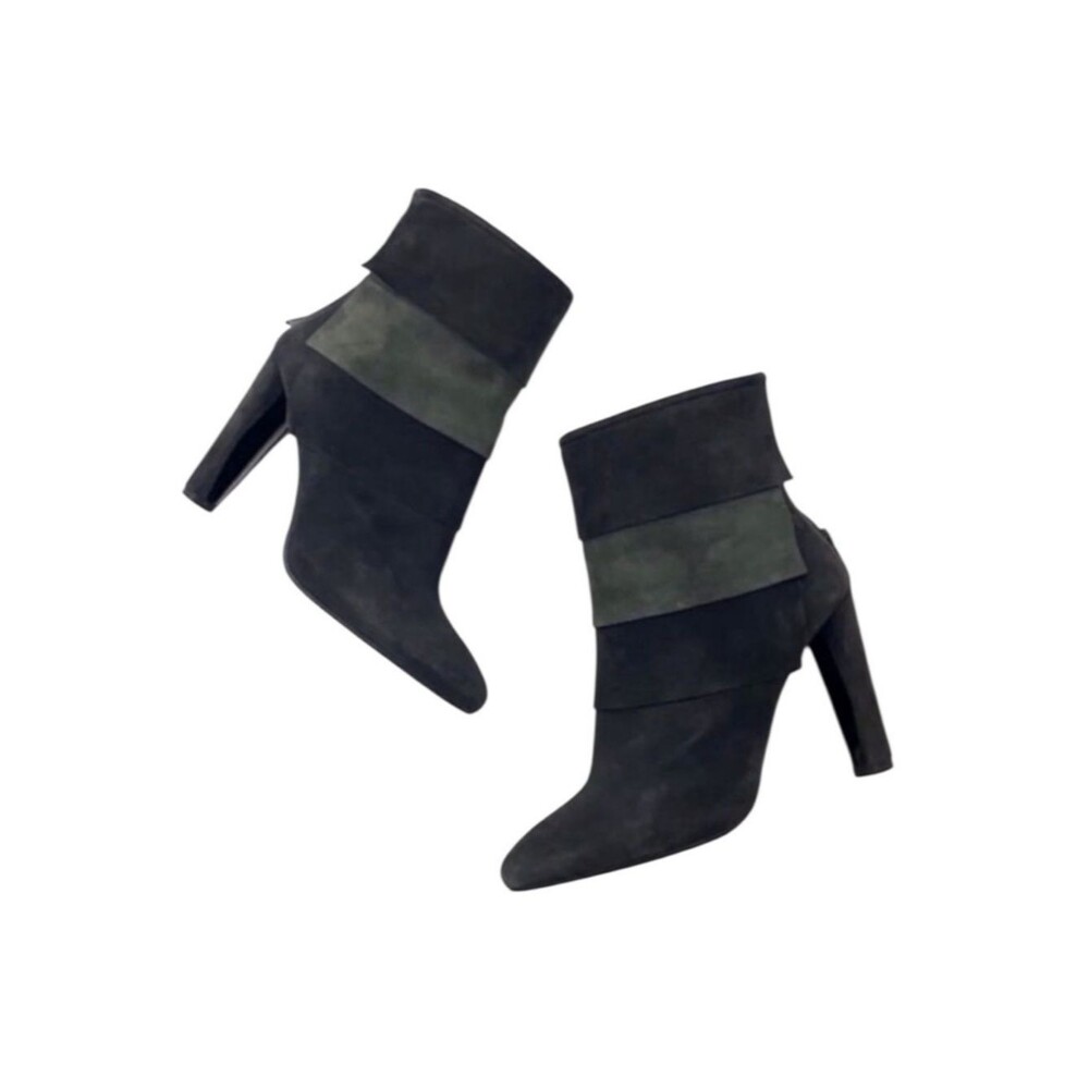 Stuart Weitzman “Skirts” Layered Suede Ankle Boots Size 38